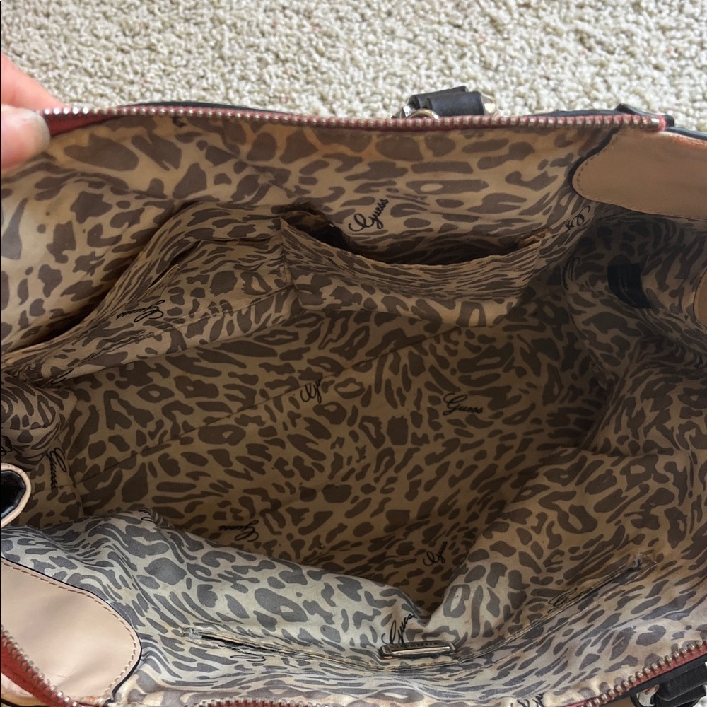 GUESS Purse - Picture 4 of 4